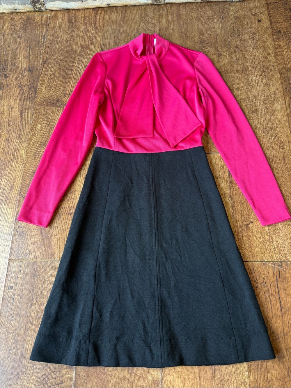 Vintage 1960s Kimberly Pink/Black Long sleeve Dress with Tie Sz 6